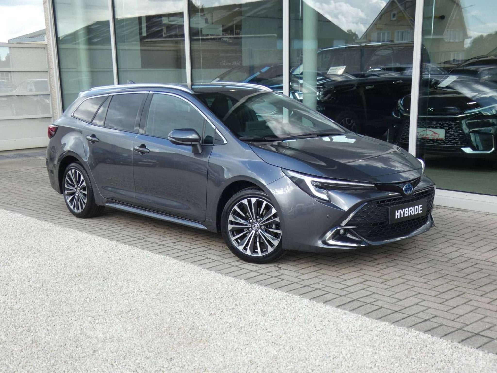 Toyota Corolla 1.8 Hybrid STYLE+TECH PACK 140pk +Elektrische, Autos, Argent ou Gris, Entreprise, Corolla, Noir
