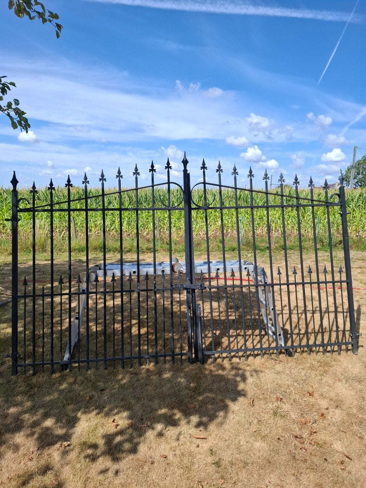 Metalen hek 330cm x 210cm, Ophalen, Gebruikt, IJzer, Met poort