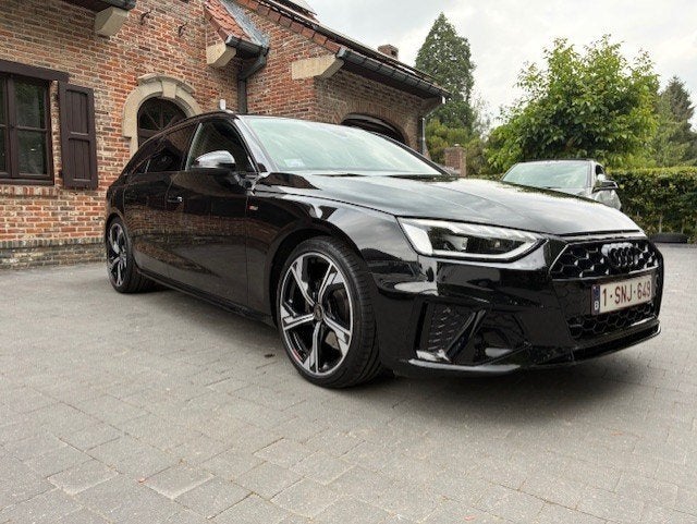 Audi A4 Avant Business Edition Competition 35 TFSI, Auto's, Dealer onderhouden, 140 g/km, 4 cilinders, 1984 cc