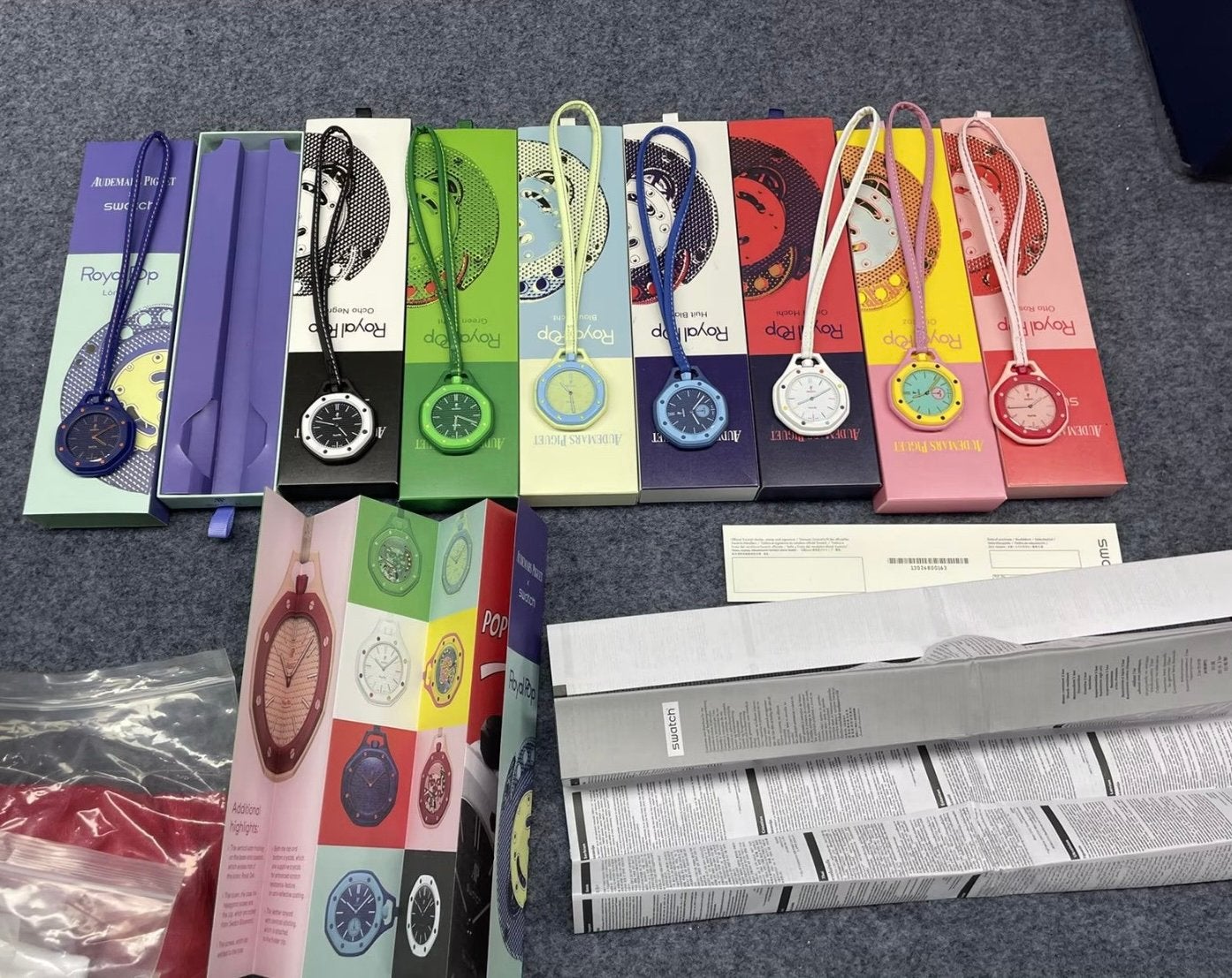 Swatch x Audemars Piguet Royal Pop – Complete Set 8 kleuren, Verzamelen, Boekenleggers, Nieuw, Ophalen of Verzenden