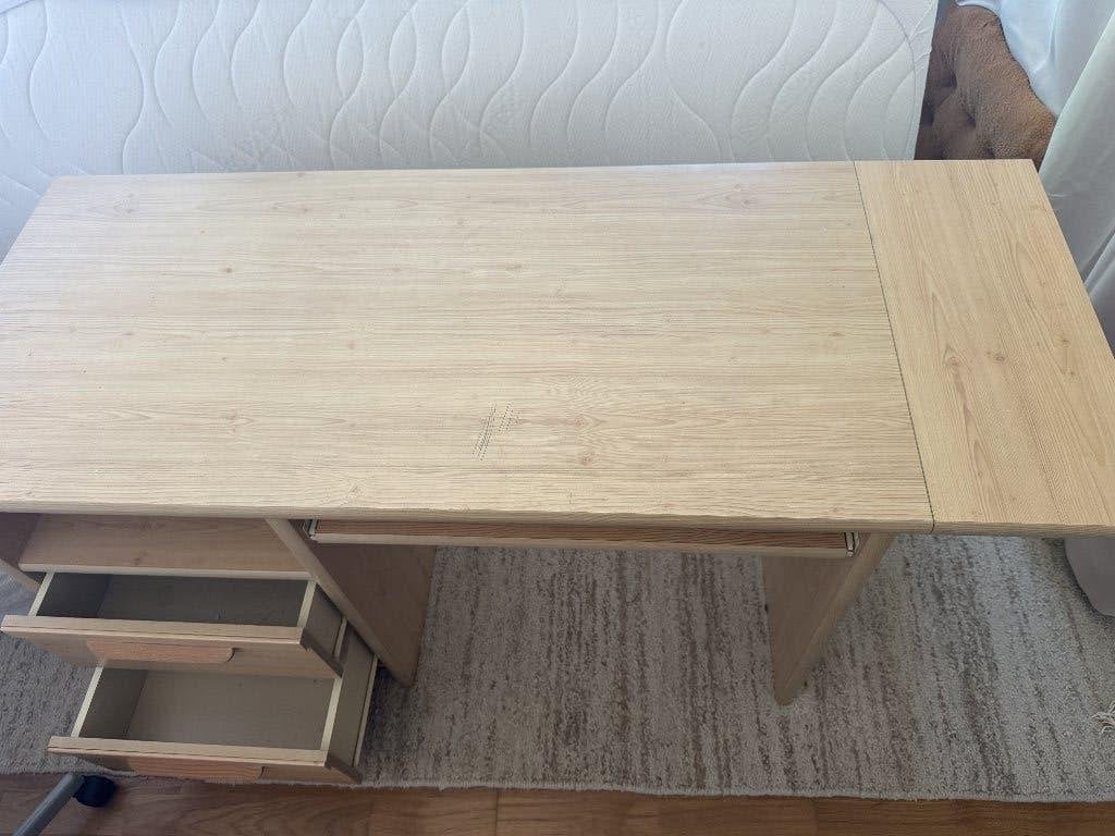 Zeer kwalitatieve bureau - GRATIS, Ophalen, Met lades, Gebruikt, Hout