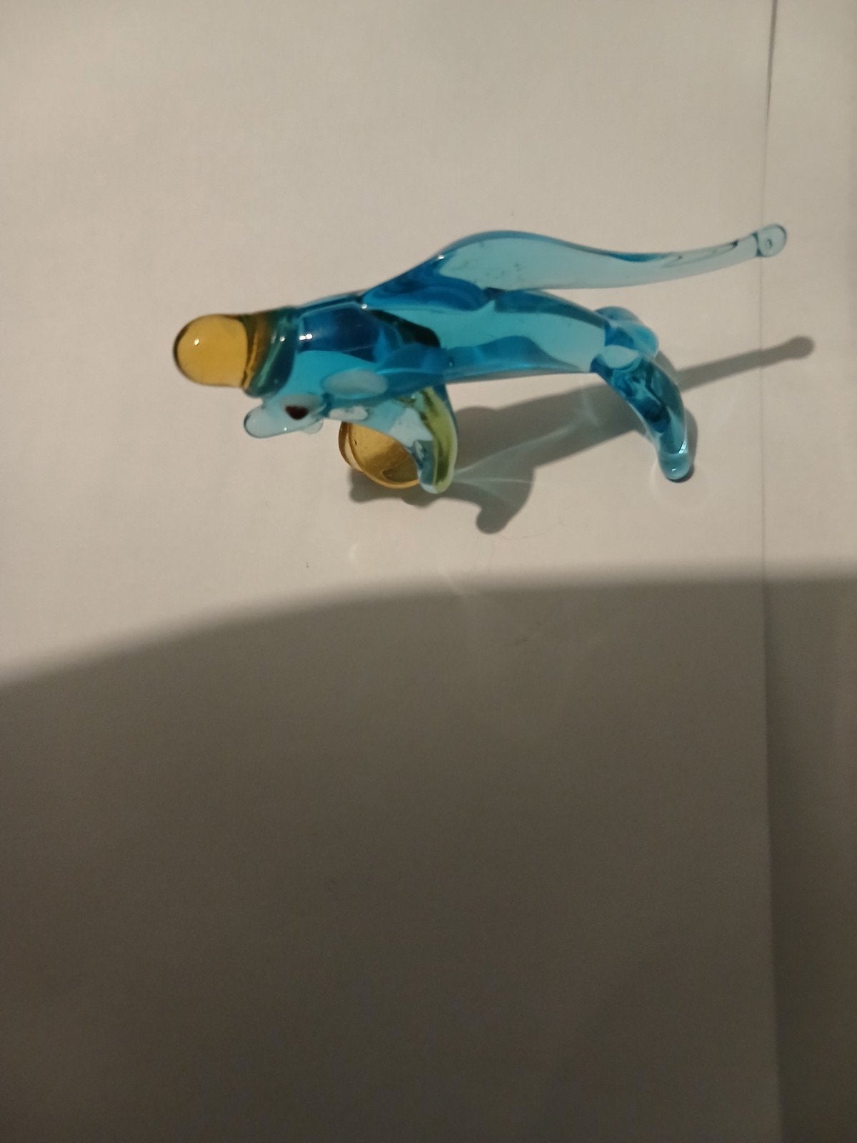 2 dauphins sculptes en verre murano 5 cm, Antiquités & Art, Enlèvement ou Envoi