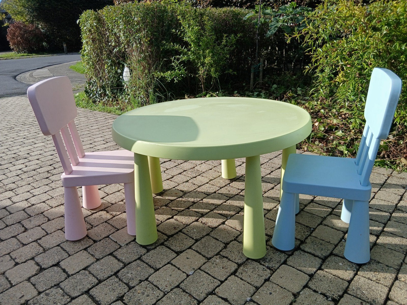 kindertafel met 2 stoelen, ikea, heel goede staat, Kinderen en Baby's, Ophalen, Gebruikt, Tafel(s) en Stoel(en)