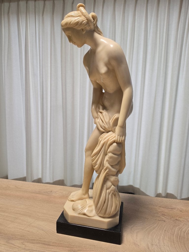 beeld vrouwelijk naakt, Ophalen, 50 - 100 cm, Wit, Beeld