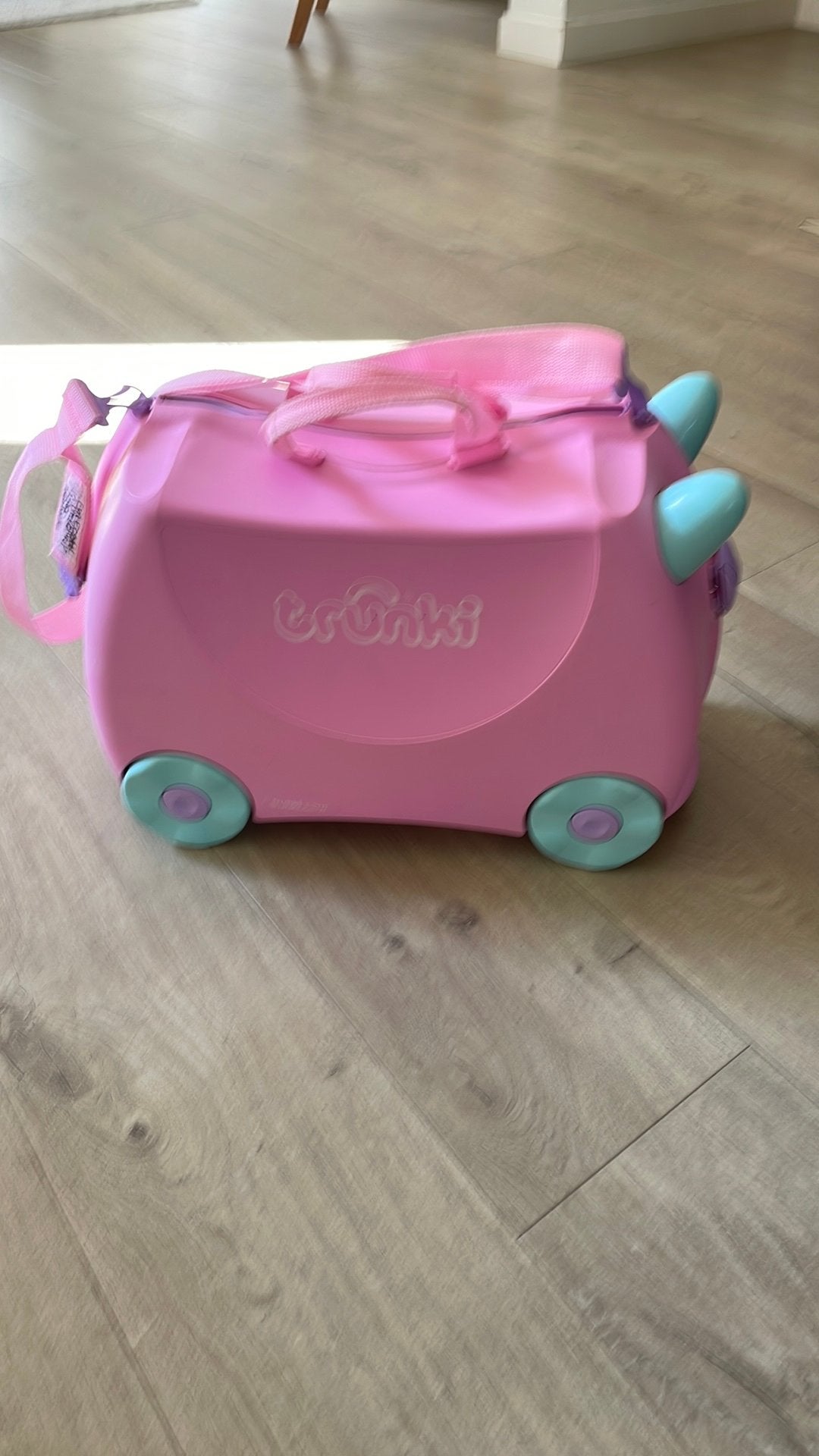 Roze trunki reiskoffer, Ophalen, Zo goed als nieuw, Roze