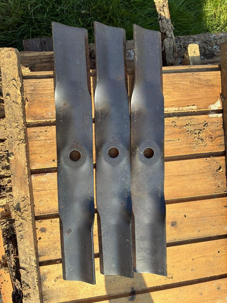 Lot de 3 lames M152726 John Deere, Articles professionnels, Enlèvement ou Envoi, John Deere