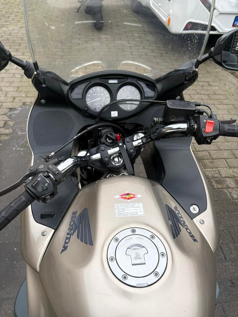 Honda deauville 650cc 2001, Motoren, Motoren | Yamaha, Cardan-aandrijving, 2 cilinders, Motorrijbewijs A, Particulier