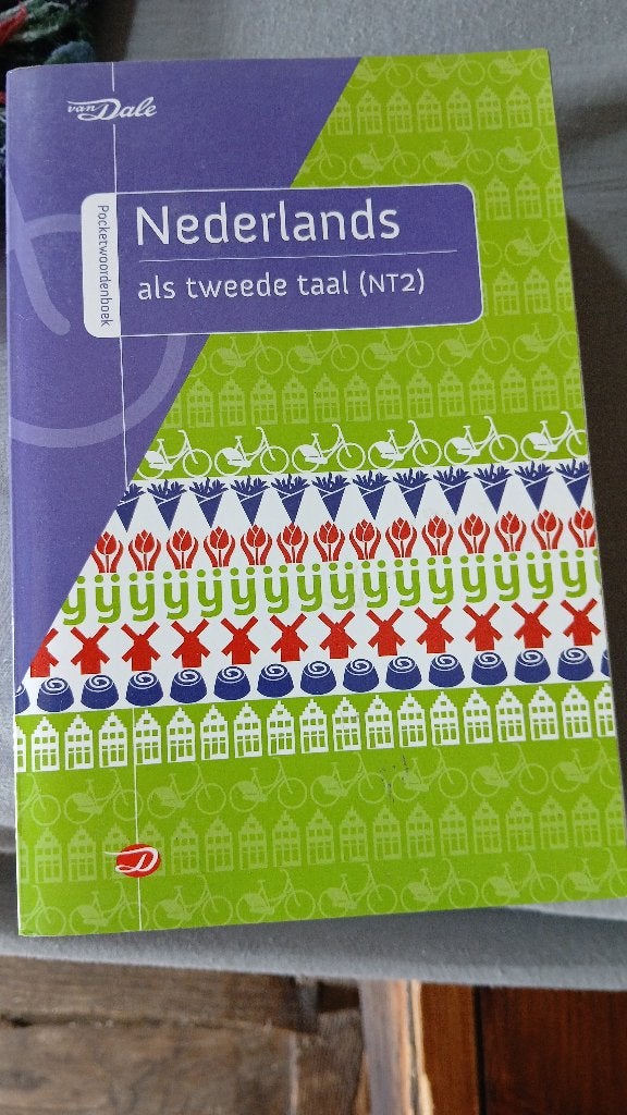 Van Dale woordenboek NT2, Boeken, Woordenboeken, Van Dale, Nederlands, Ophalen of Verzenden, Zo goed als nieuw