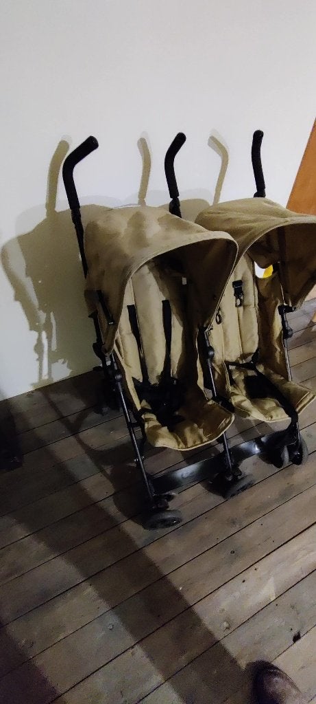 Dubbele plooibuggy, Kinderen en Baby's, Ophalen, Gebruikt, Koelstra, Verstelbare rugleuning