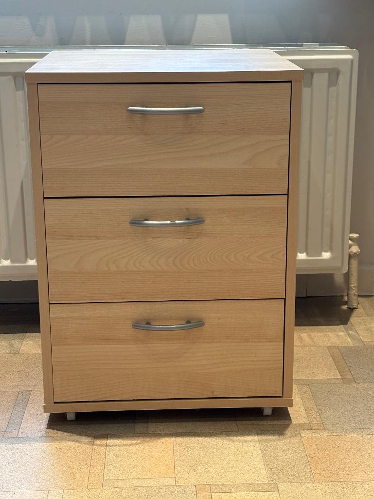 Nachtkastje ikea, Ophalen, Overige materialen, Gebruikt, Minder dan 45 cm