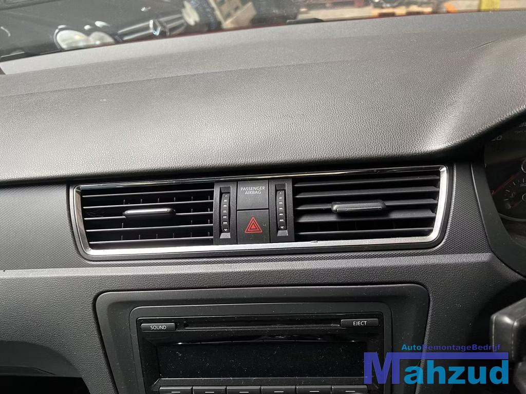 SEAT TOLEDO 4 luchtrooster midden 2012-2019, Autovia A-2, Km 585 585
08760  Martorell, ES, SEAT S.A., Utilisé, Customercare@seat.es