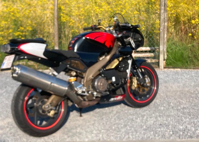 Aprillia tuono 1000. Bwjr 2004 gekeurd voor verkoop, Motoren, Motoren | Aprilia, 2 cilinders, Particulier, Meer dan 35 kW, Naked bike