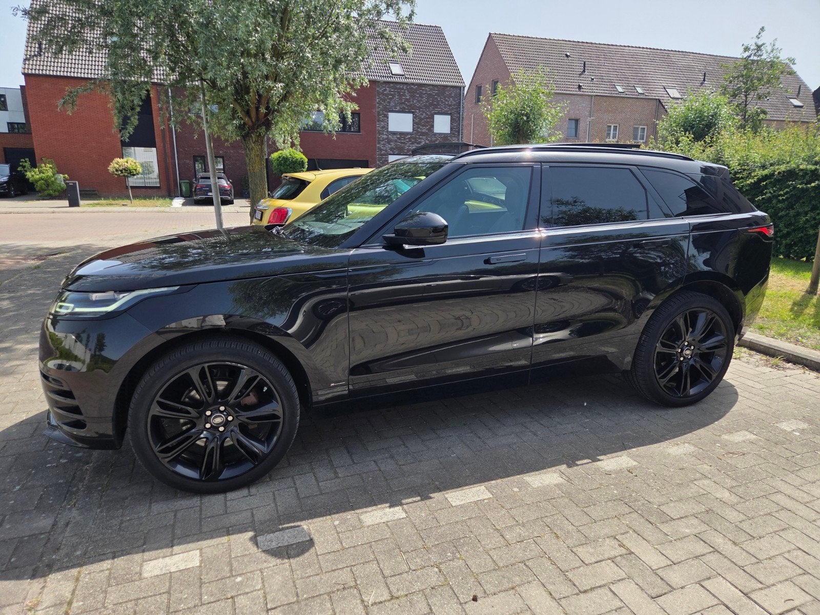 Land rover velar R dynamic 2.0d, Auto's, Automaat, Parkeerassistent, Range Rover Velar, Zwart