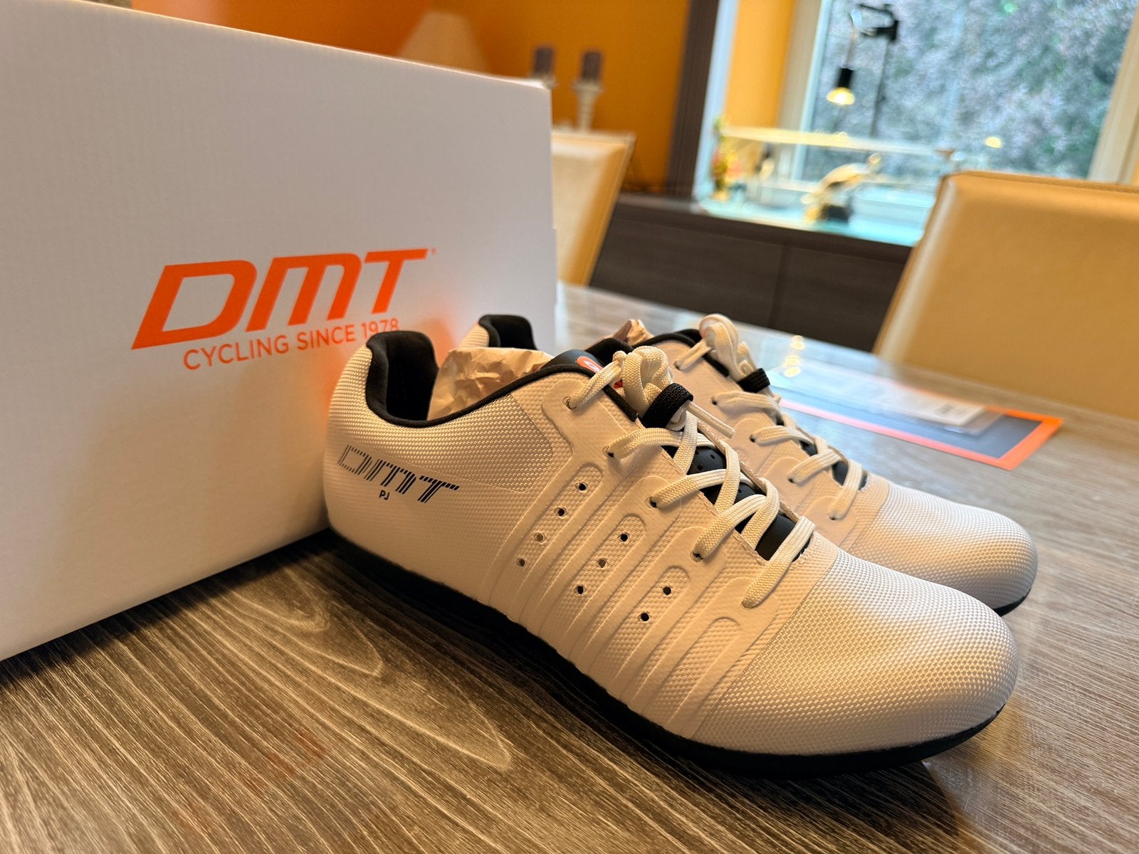 Nieuwe raceschoenen DMT 38, Verzenden, Zo goed als nieuw, Schoenen