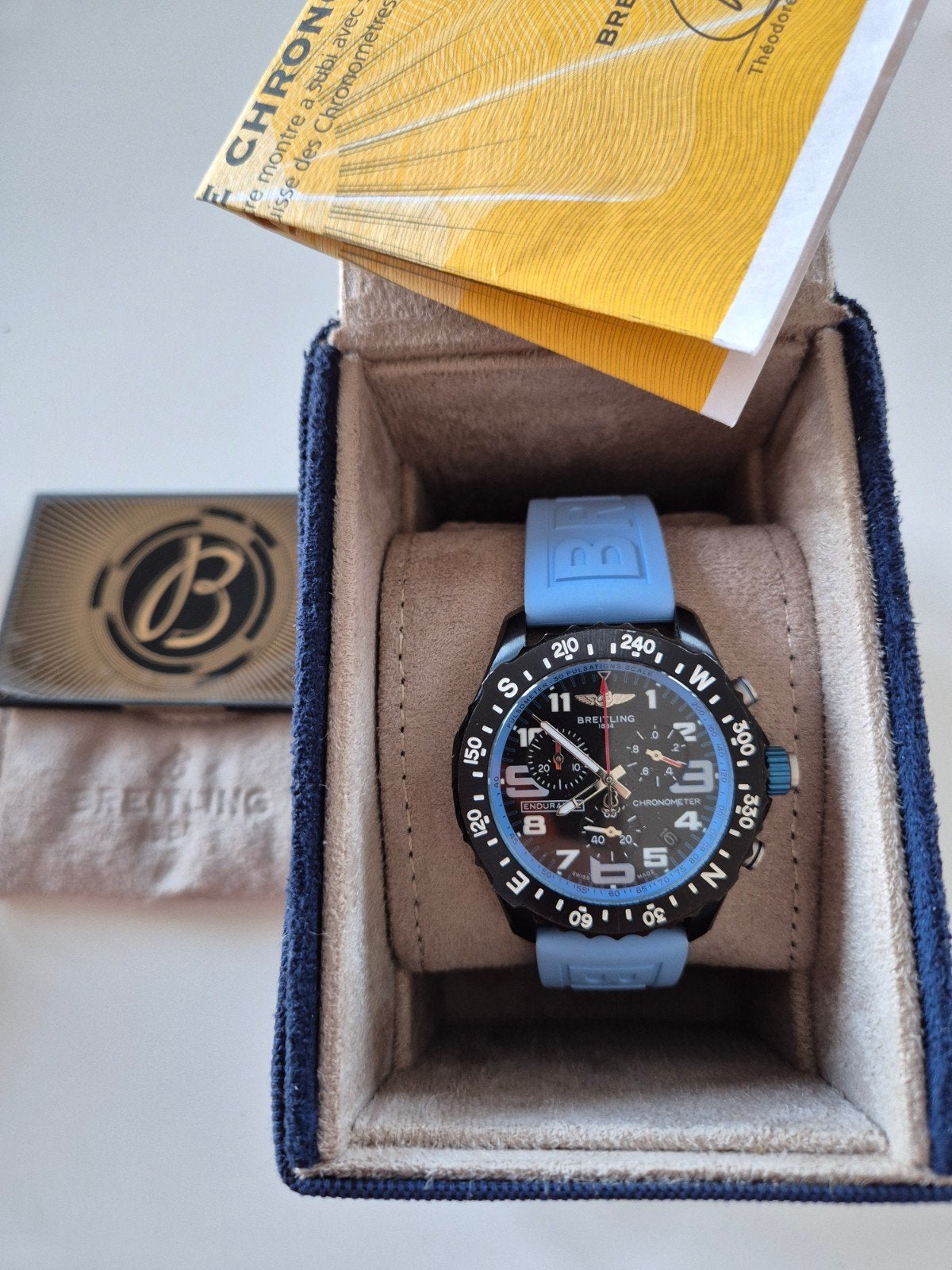Breitling
endurance pro 44 facture certificat
Ok  comme neuf, Bijoux, Sacs & Beauté, Montres | Hommes, Enlèvement, Breitling