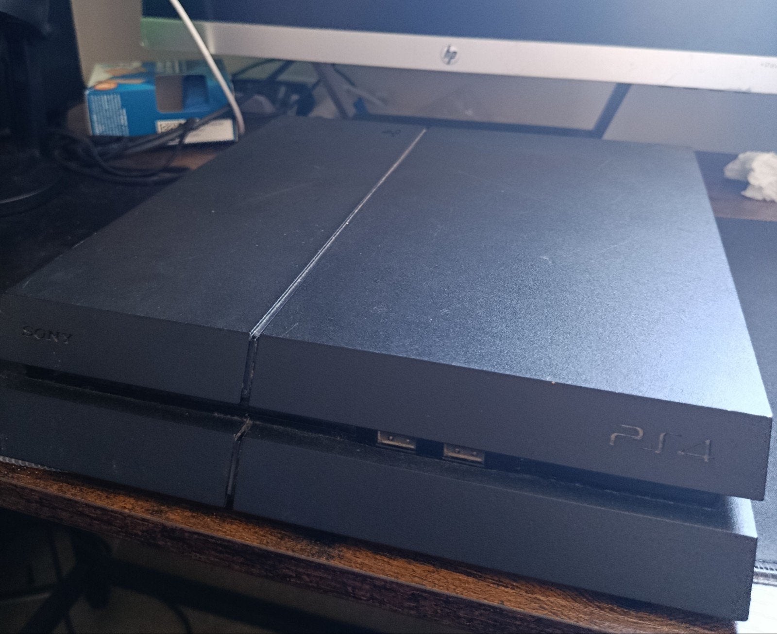 Ps4 (zonder controller) met twee spellen., Games en Spelcomputers, Spelcomputers | Sony PlayStation 4, Ophalen of Verzenden, Zo goed als nieuw