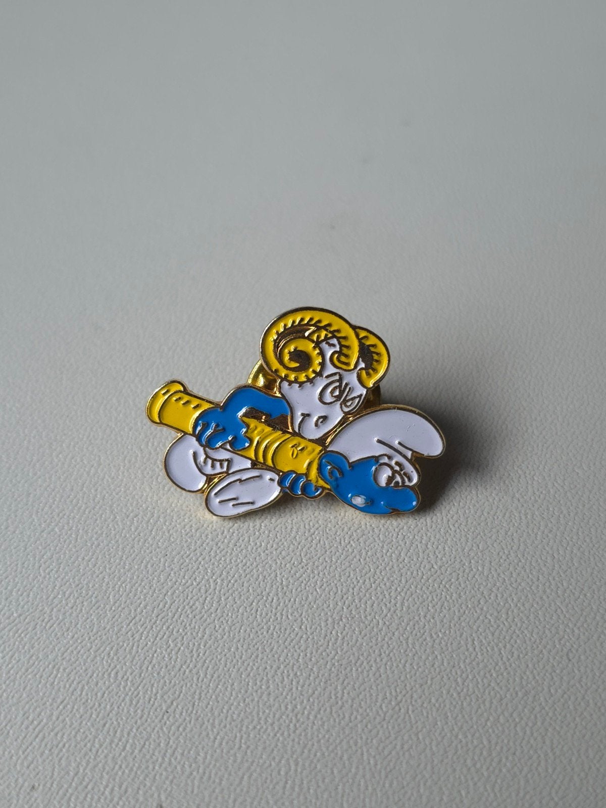 Pin's Schtroumpf Bélier, Envoi, Comme neuf, Autres Schtroumpfs, Autres types