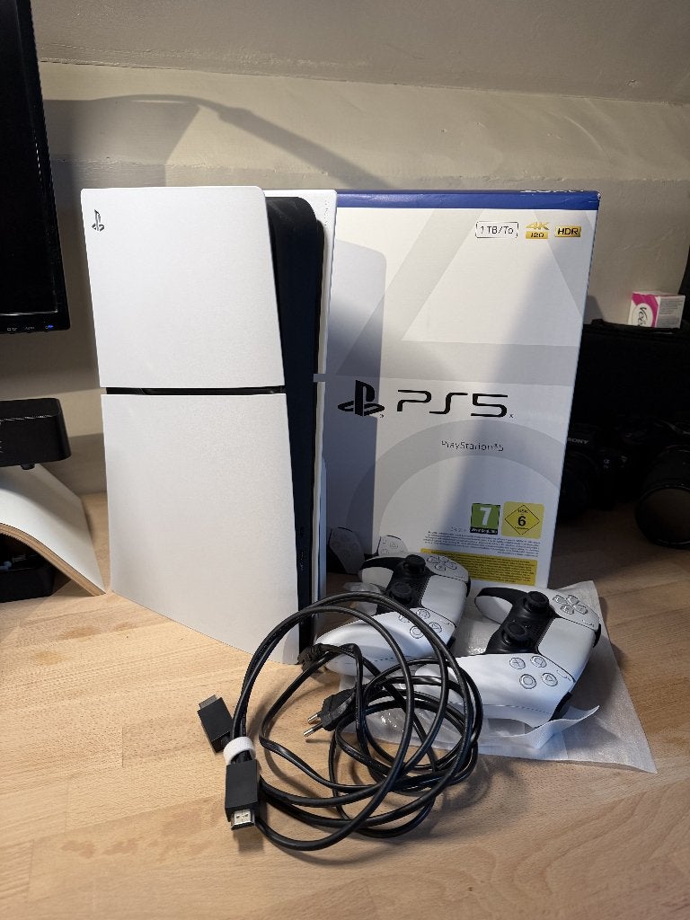 PlayStation 5 Slim Disc Edition + Extra Controller Wit, Games en Spelcomputers, Spelcomputers | Sony PlayStation 5, Ophalen, Nieuw