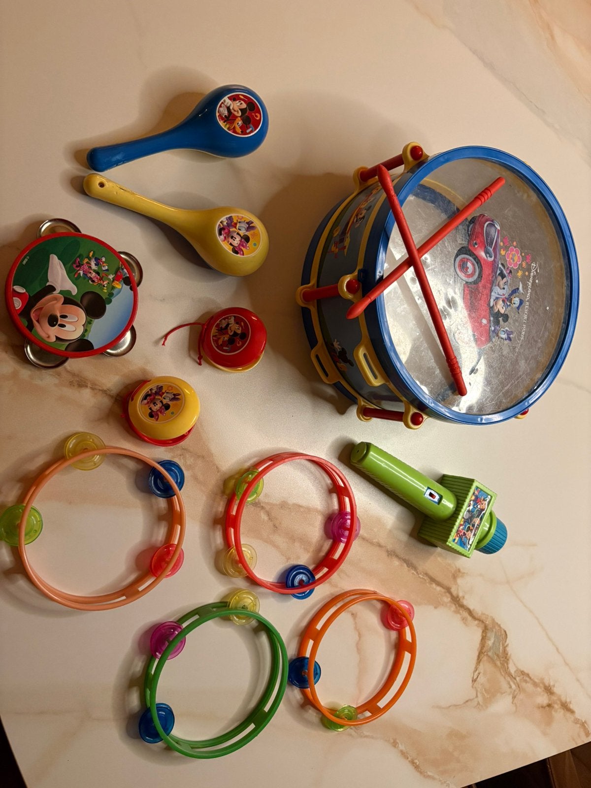 Muziekinstrumenten o.a. van Disney, Musique & Instruments, Enlèvement, Utilisé