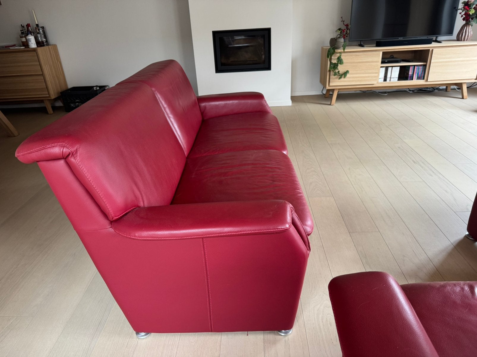 Lederen salon, Ophalen, Zo goed als nieuw