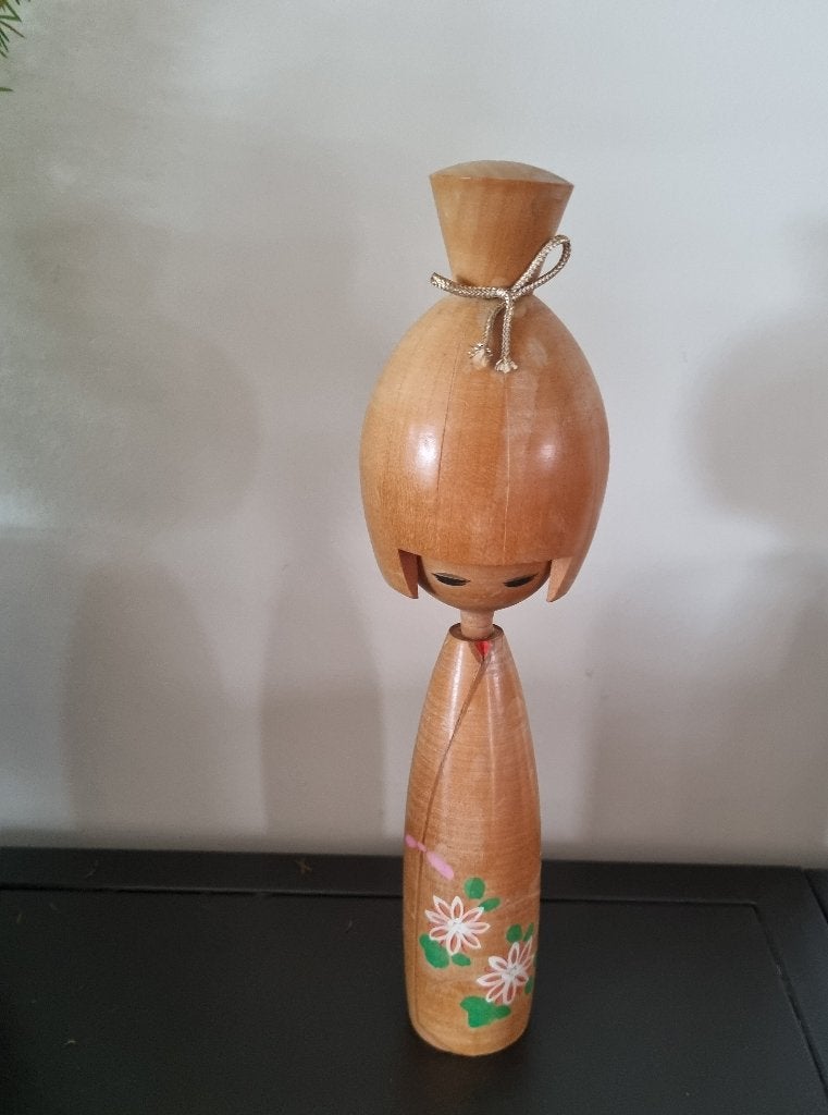 Mooie Kikuhime kokeshi van Takahashi Toshiharu, Antiek en Kunst, Kunst | Niet-Westerse kunst, Verzenden
