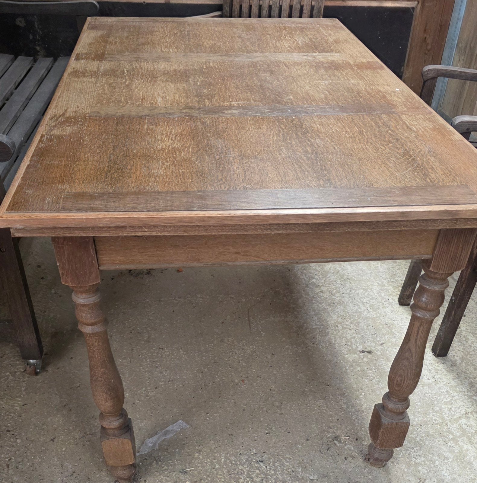 Uitschuifbare vol eikenhouten tafel, Antiek en Kunst, Antiek | Meubels | Tafels, Ophalen