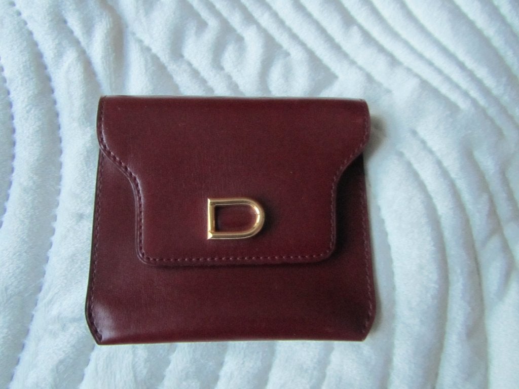 DELVAUX Porteonnaie bordeaux siglé, Envoi