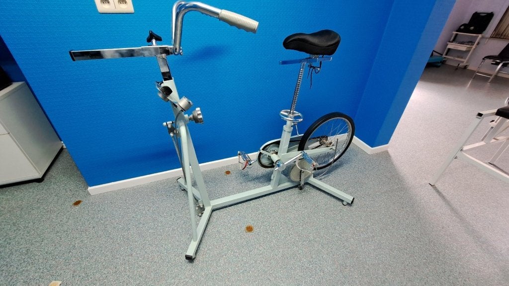 Orthopedische oefenfiets, Sport en Fitness, Ophalen, Gebruikt, Metaal, Hometrainer