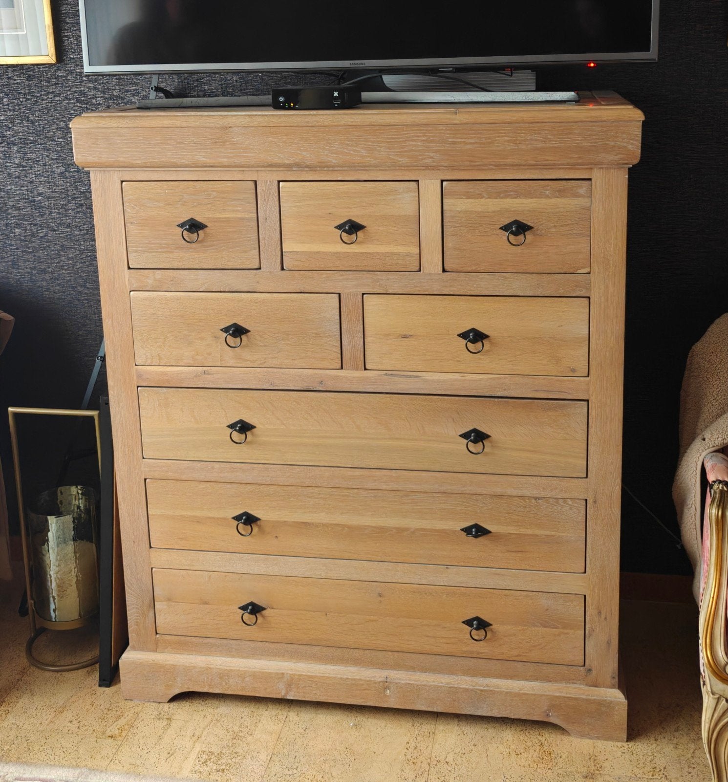 Eiken commode, Ophalen