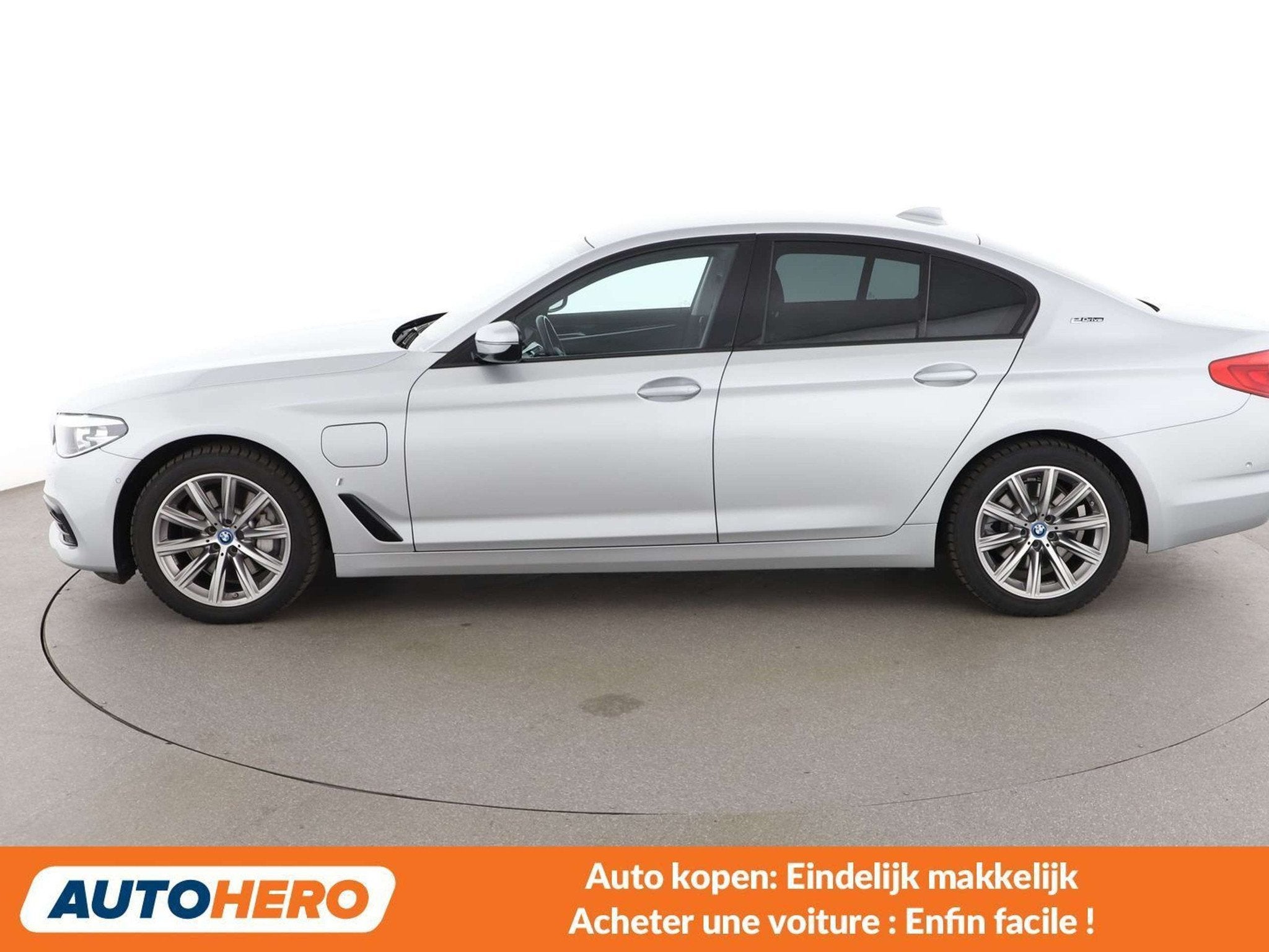 BMW 5 Serie 530 530e Sport Line (bj 2019, automaat), Auto's, Achterwielaandrijving, Gebruikt, Hybride Elektrisch/Benzine, Zilver of Grijs