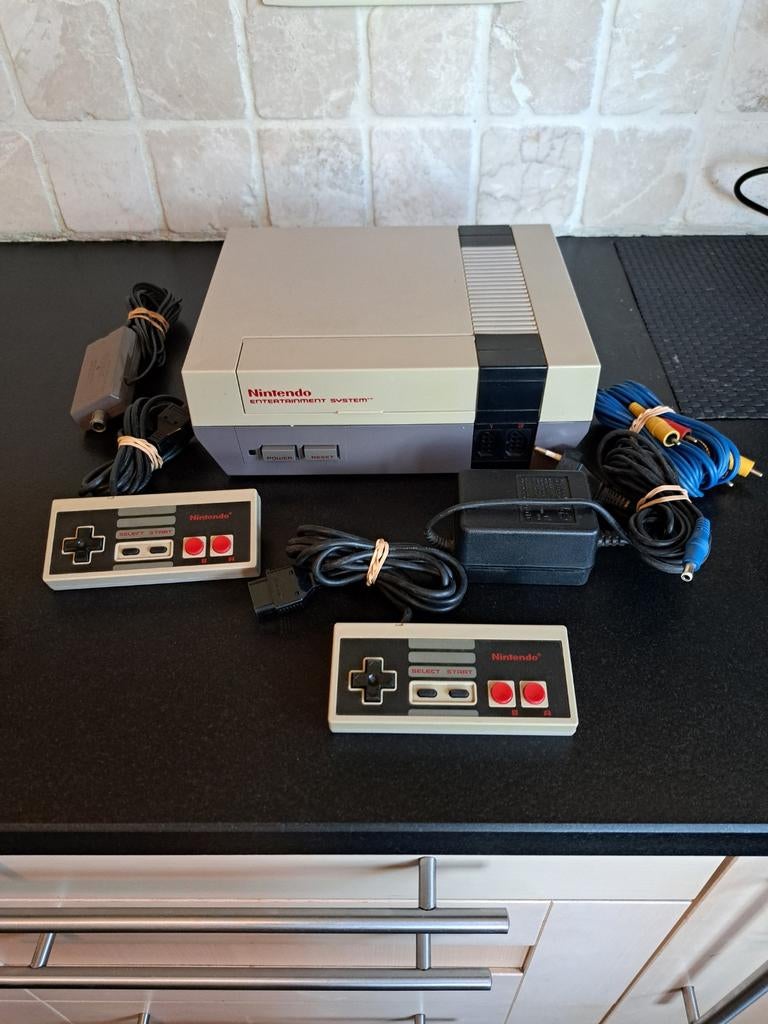 Nintendo NES, GameBoy in perfecte staat, alle toebehoren, Games en Spelcomputers, Ophalen, Zo goed als nieuw, Met 2 controllers
