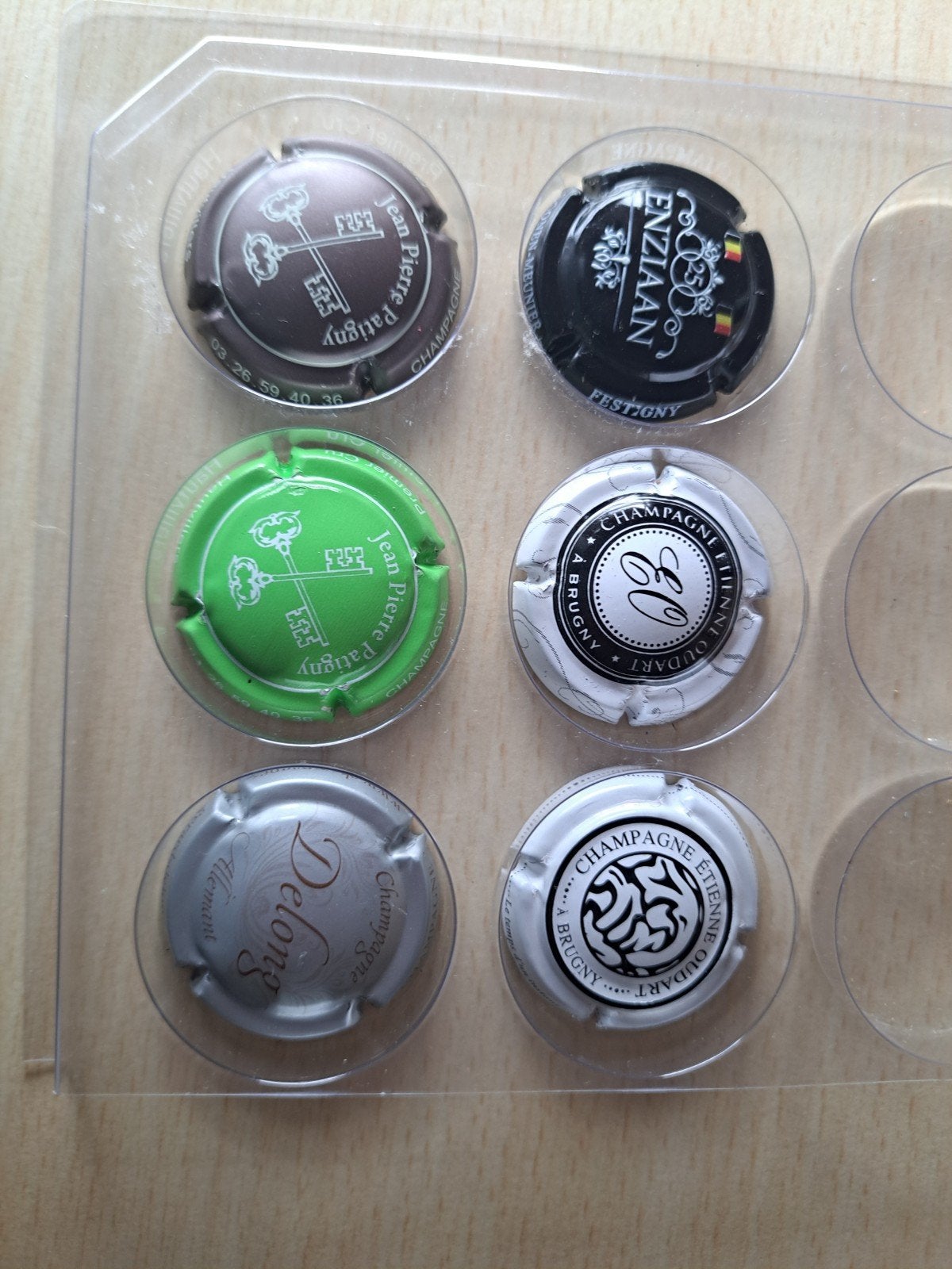 Champagnecapsules, Verzenden