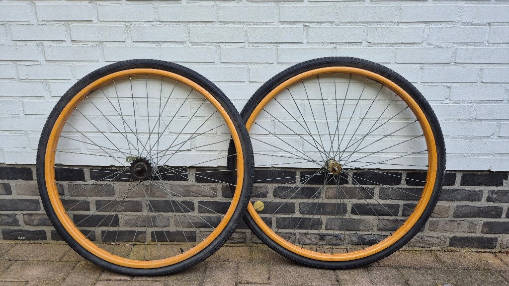 Houten vintage fietswielen, Fietsen en Brommers, Overige materialen, Zo goed als nieuw, Ophalen, Overige merken