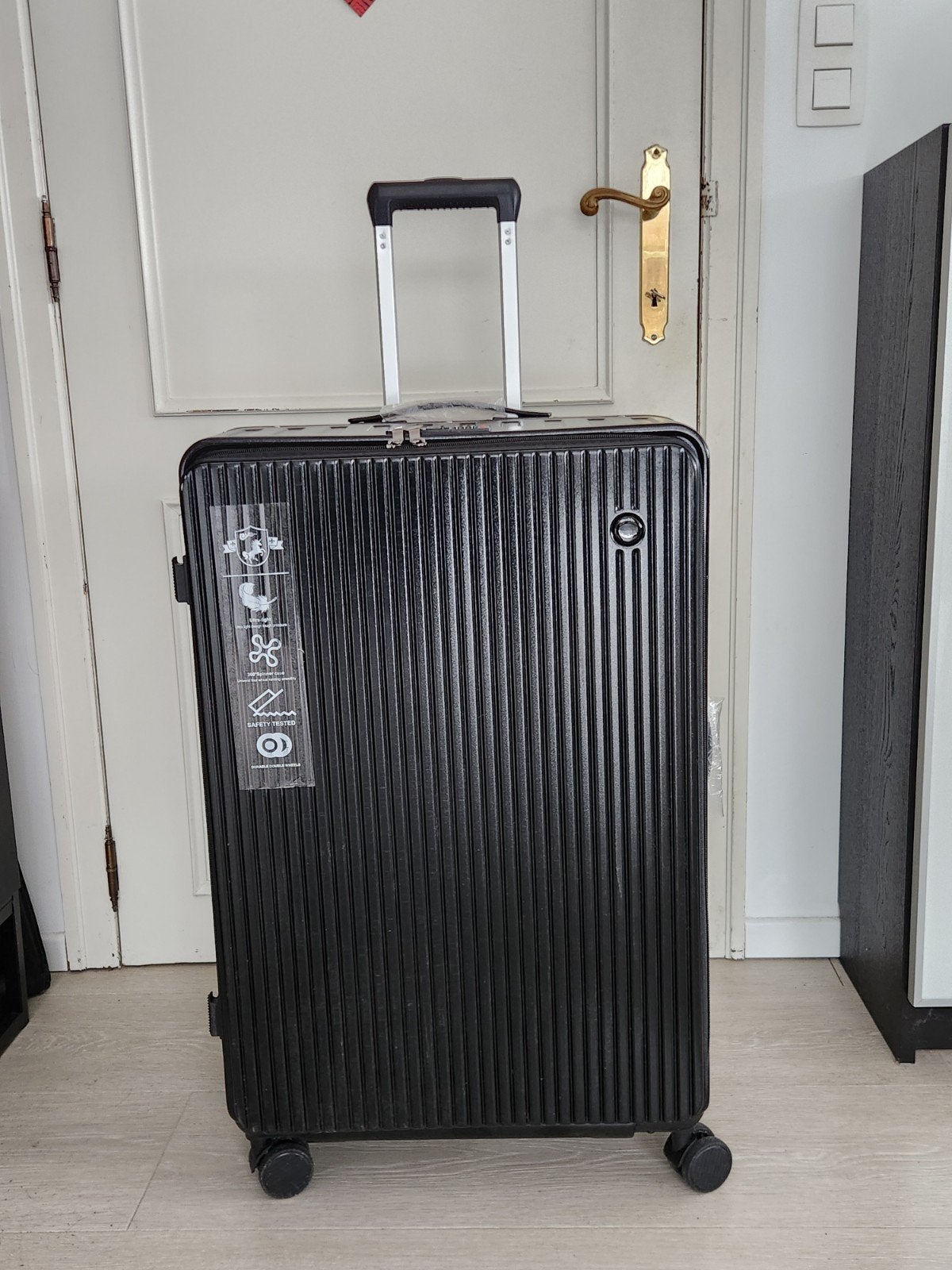 Valise de voyage grande taille, chariot 77 x 50 x 35 cm
Desi, Enlèvement, Neuf, Clé