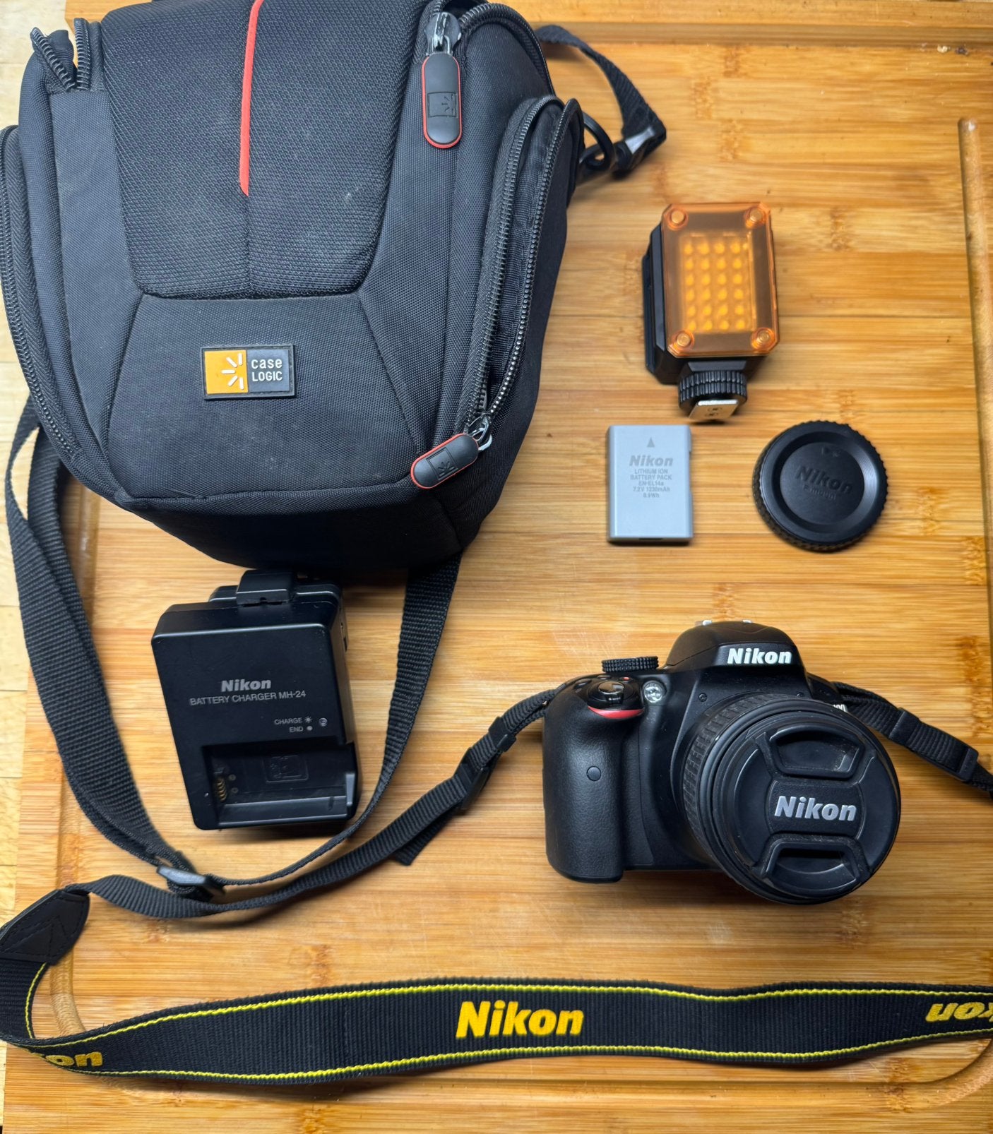 NIKON D3300, Ophalen of Verzenden, Zo goed als nieuw, Oplader, Nikon