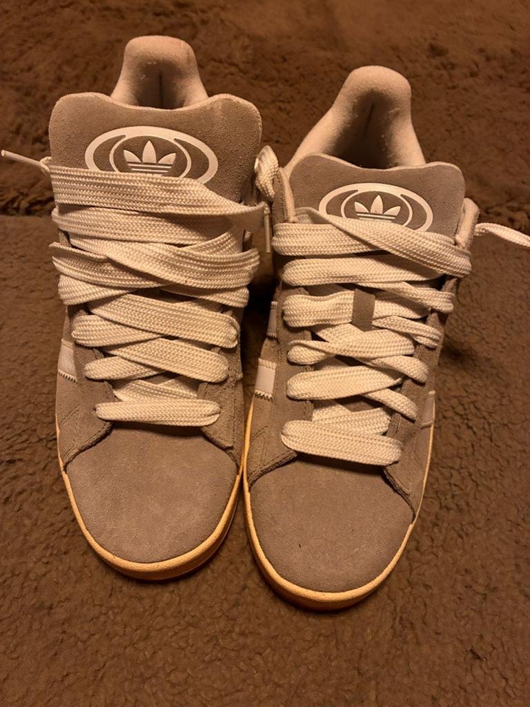 Adidas Grey / Gris – Taille [44] – Très bon état, Vêtements | Hommes, Chaussures, Neuf, Autres couleurs, Enlèvement, ADIDAS