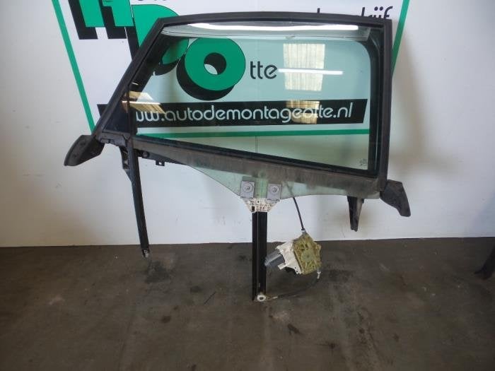 Mécanique vitre 4portes arrière droite d'un Audi A6 (A6 04, -, 3 mois de garantie, Audi, Utilisé