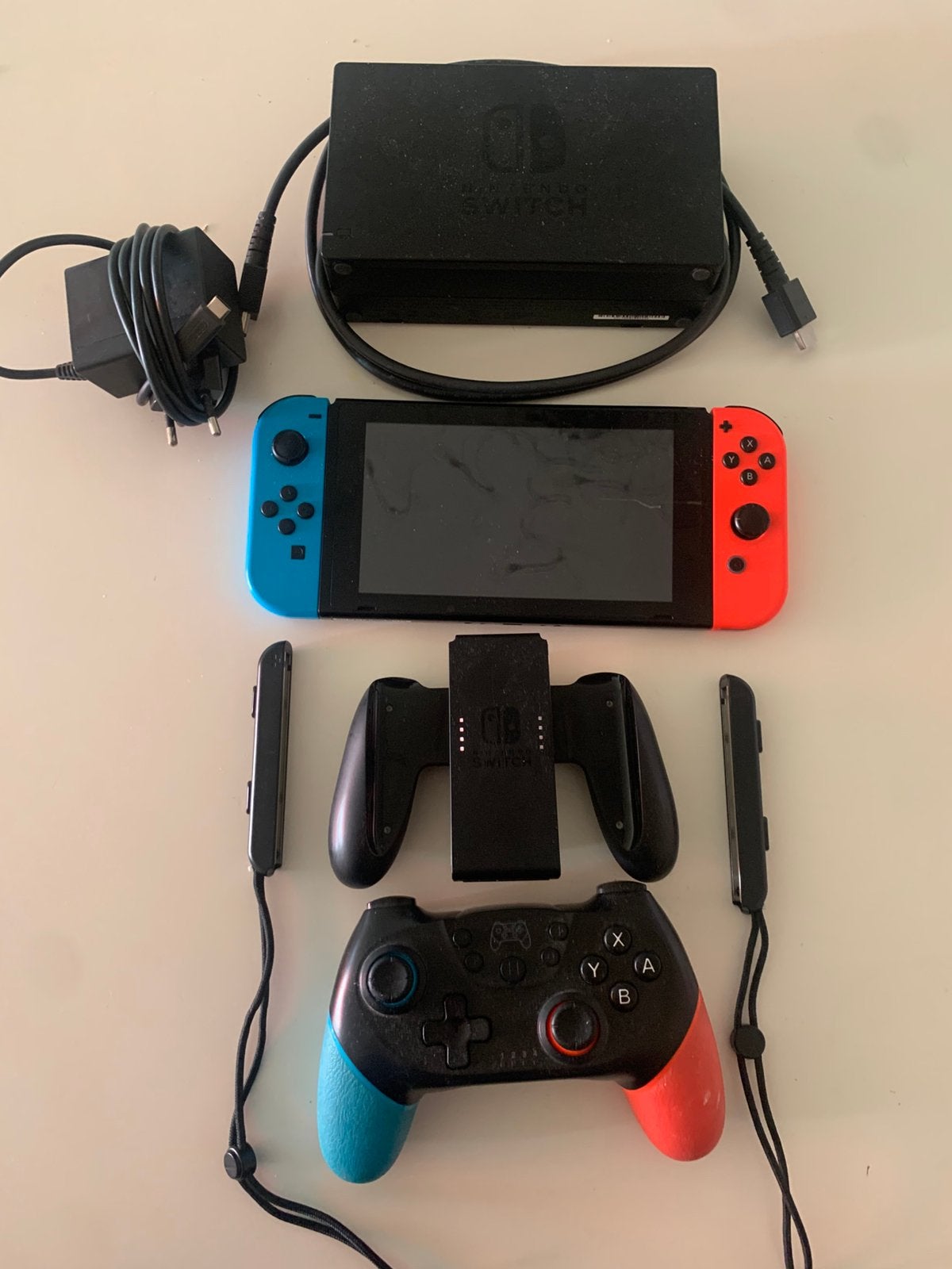 Nintendo switch, Games en Spelcomputers, Ophalen of Verzenden, Zo goed als nieuw, Met 3 controllers of meer, Switch Original