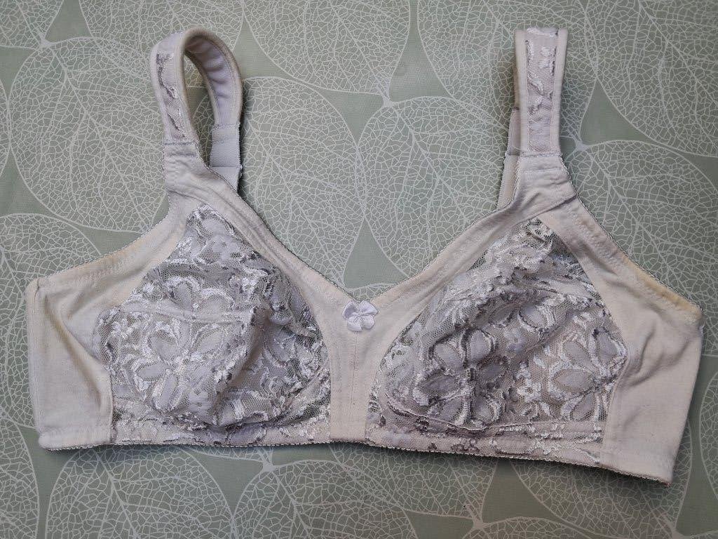 GRATIS: BH mt 85D, Kleding | Dames, Ondergoed en Lingerie, Ophalen of Verzenden, Beige, BH