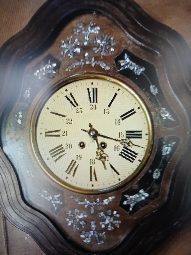 Horloge ancienne, Enlèvement