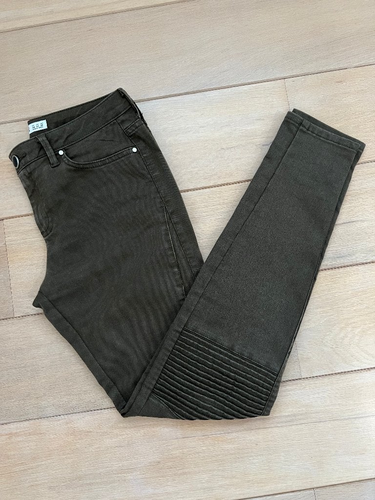 Jeans Zara Basic, Vêtements | Femmes, Enlèvement, Comme neuf