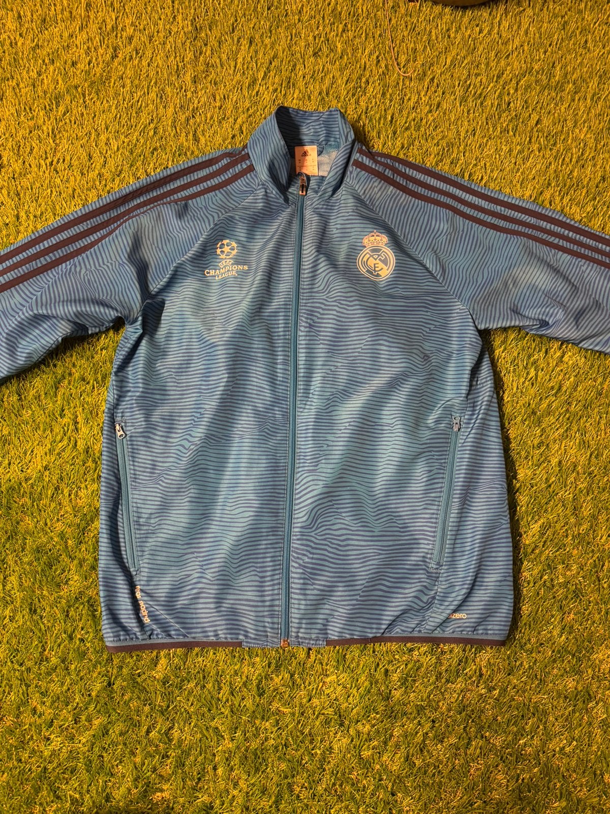 Real madrid Champions league edition, Taille M, Enlèvement ou Envoi, Utilisé, Survêtement