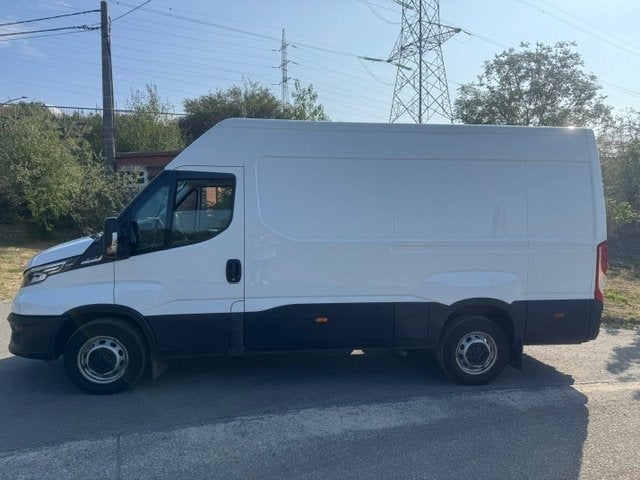 camionnette Iveco, Autos, 100 kW, Achat, Noir, Diesel