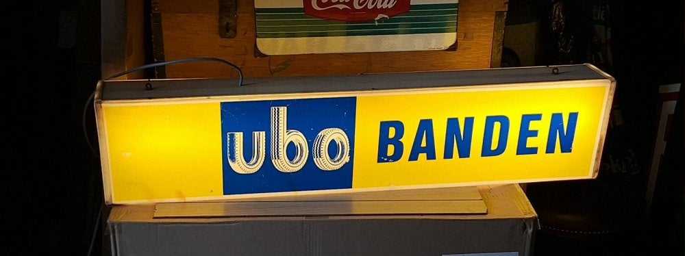Mooie vintage reclamelichtbak van UBO banden., Verzamelen, Ophalen, Gebruikt, Lichtbak of (neon) lamp