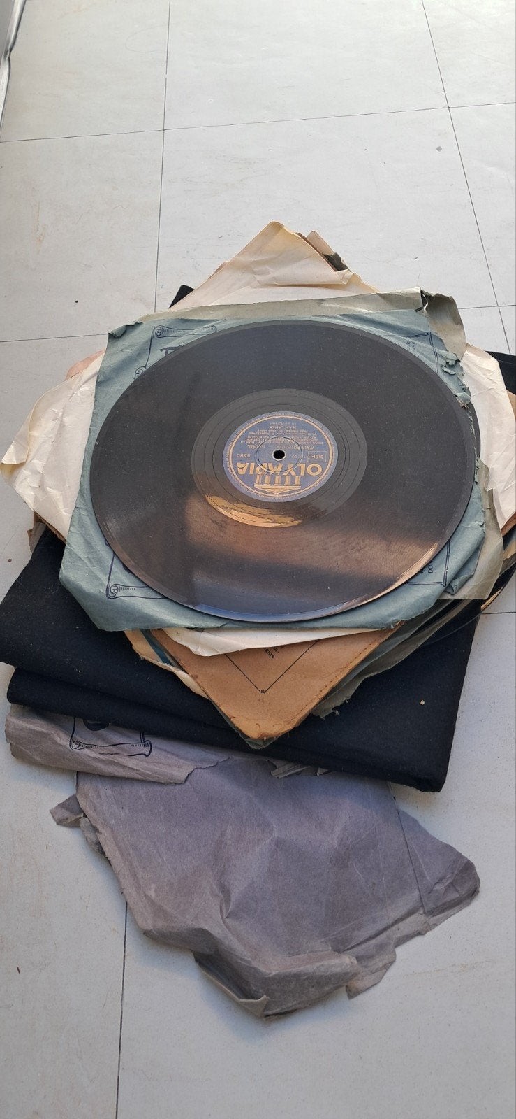 oude platen., Enlèvement