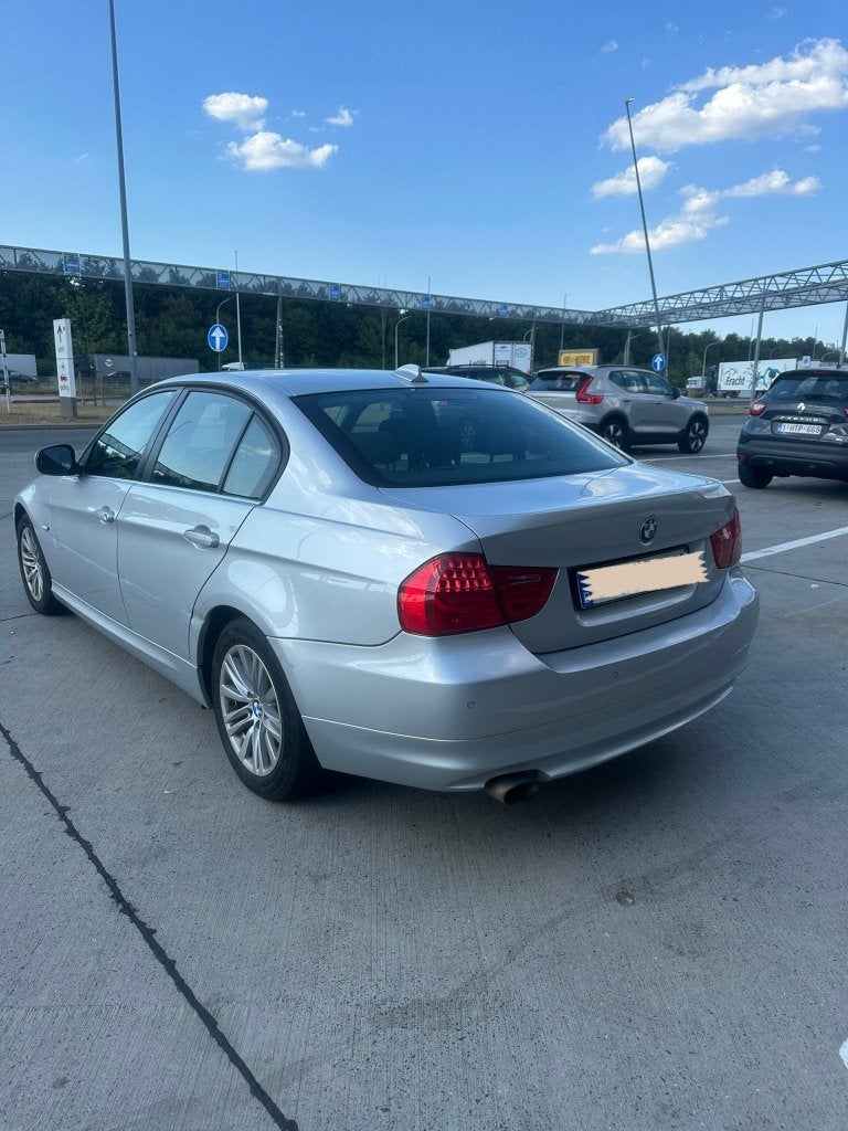 BMW Série 3 318d Automatique, Cuir, Achat, 4 portes, Noir