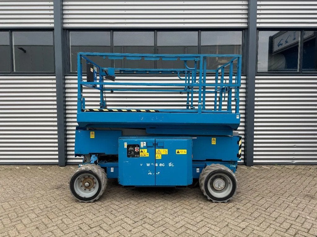 Genie GS2669DC Hoogwerker Schaarhoogwerker (bj 2013), Articles professionnels, Machines & Construction | Ascenseurs, Échafaudages & Échelles