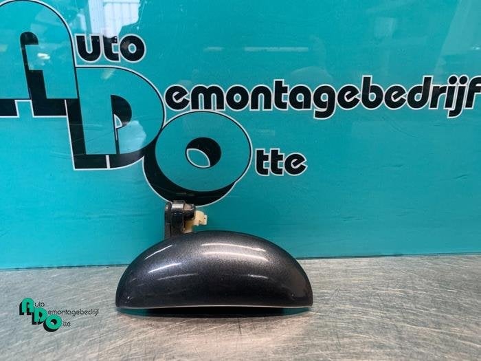 Poignée portière 2portes droite d'un Peugeot 107 (107 05-), -, 3 mois de garantie, Utilisé, -