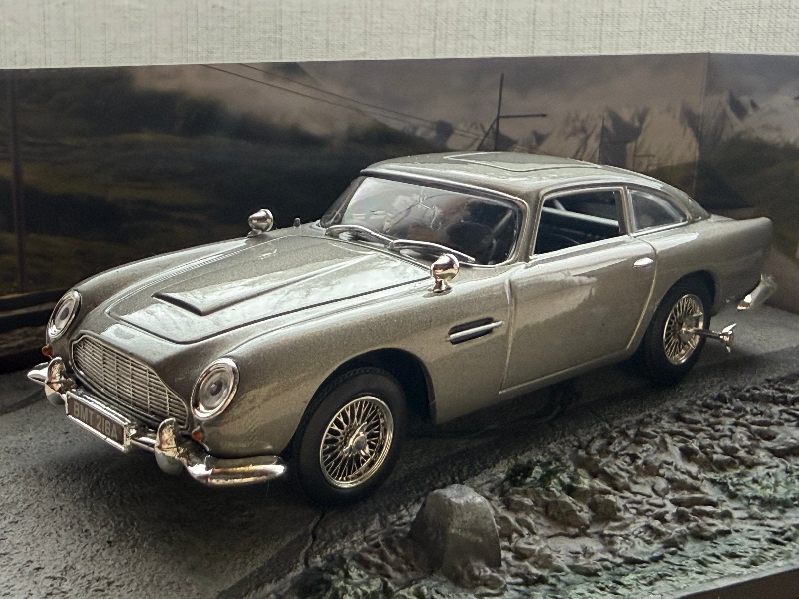 Aston Martin DB5, Ophalen of Verzenden, Zo goed als nieuw, Auto, Universal Hobbies