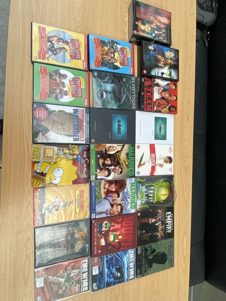 Lot DVD-series - diverse genres (22 titels, ophalen), Cd's en Dvd's, Dvd's | Tv en Series, Zo goed als nieuw, Overige genres, Overige seizoenen